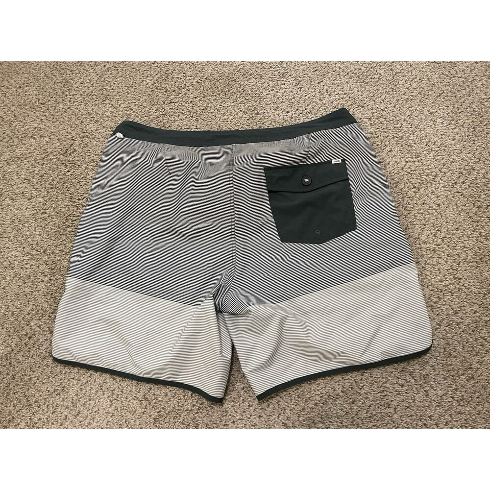 Vuori Men’s Board Shorts 38” Swim Suit Trunks - Picture 2 of 5